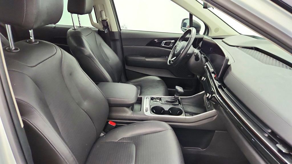 Used 2025 Kia Carnival SX Prestige FWD image 21