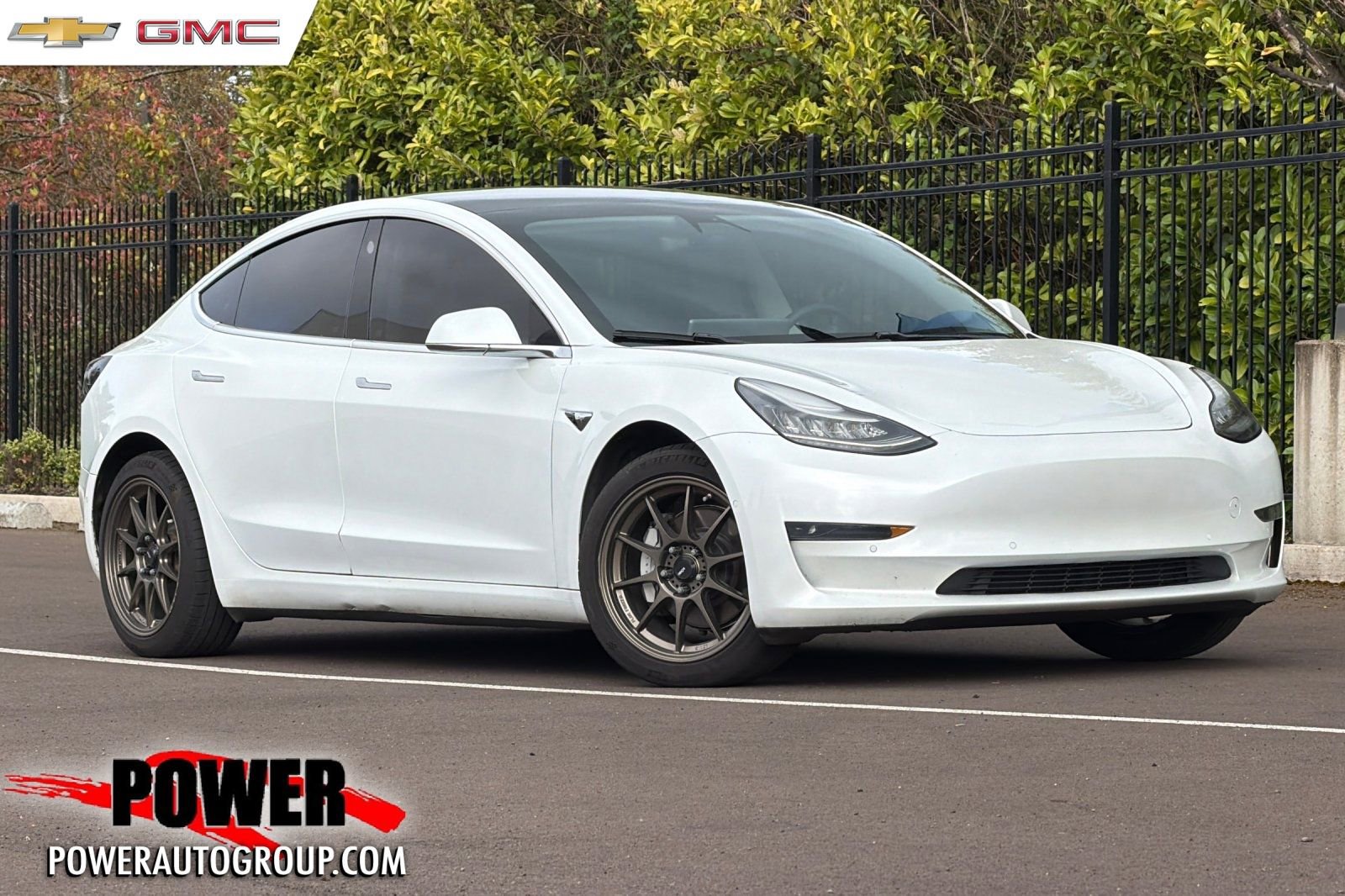 Used 2019 Tesla Model 3 Standard Range Plus image 1