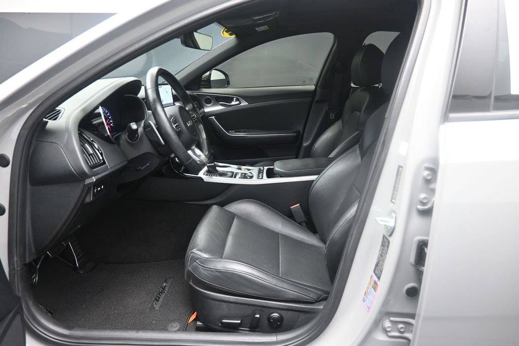Used 2022 Kia Stinger GT1 AWD/4WD image 17
