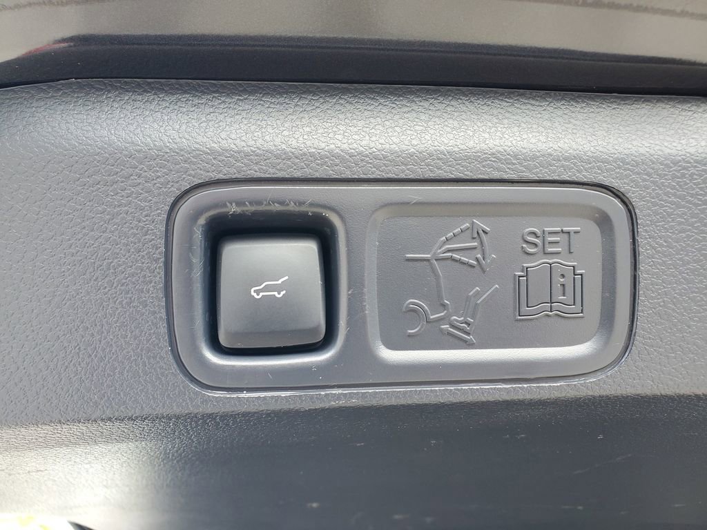 Used 2023 Ford Expedition Limited image 9