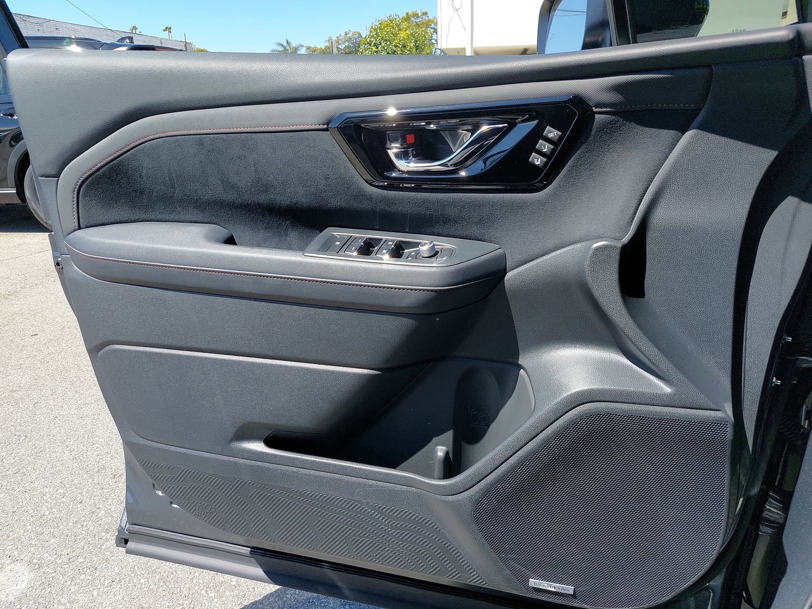 Certified 2025 Subaru Forester Touring AWD/4WD image 26