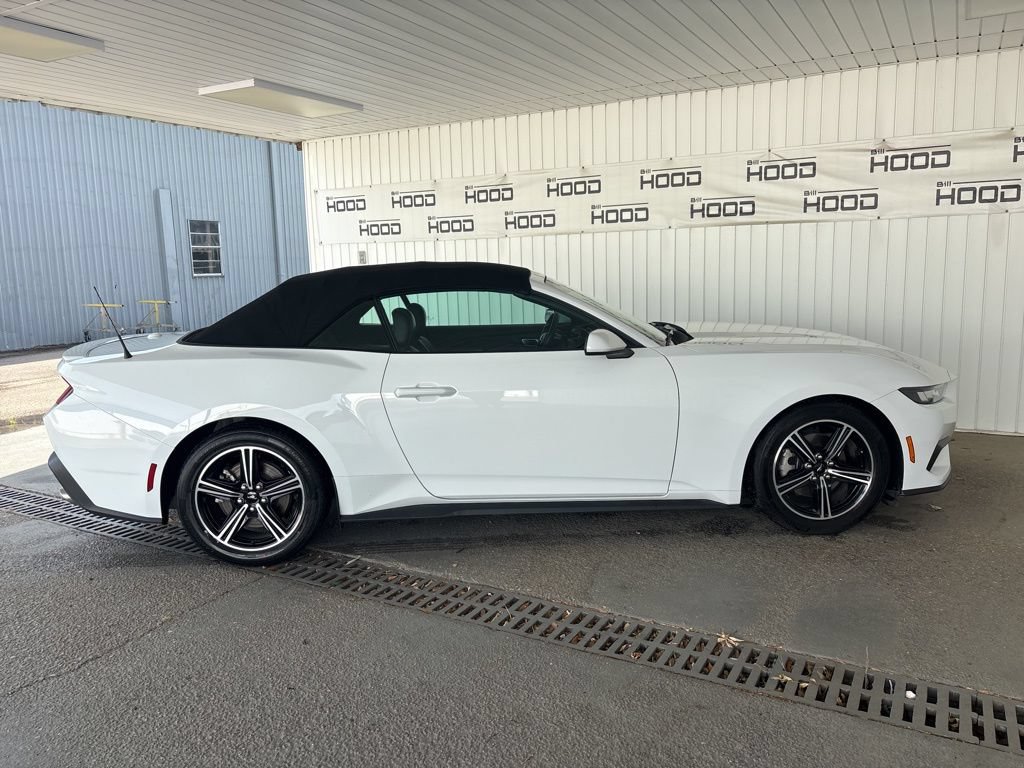 Used 2025 Ford Mustang Premium RWD image 19