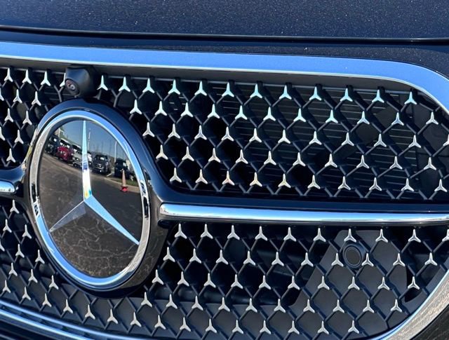 New 2026 Mercedes-Benz E 450 4MATIC Sedan image 4