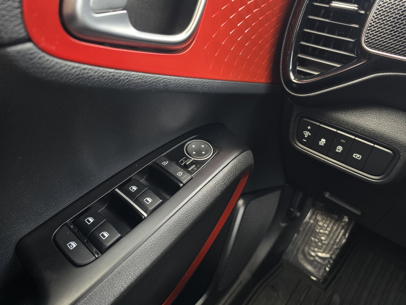 Used 2024 Kia Soul GT-Line FWD image 22