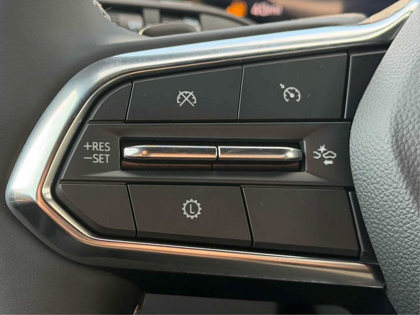 New 2027 Chevrolet Traverse LT w/ Midnight/Sport Edition FWD image 10