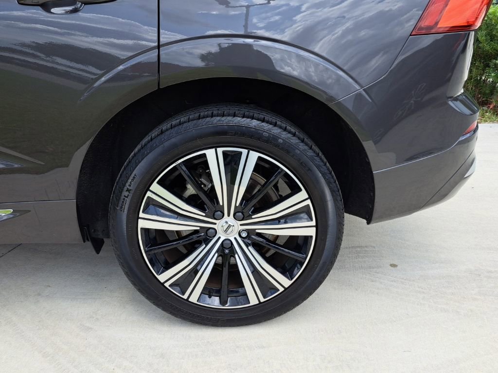 Used 2022 Volvo XC60 B6 Inscription w/ Protection Package Premier image 4