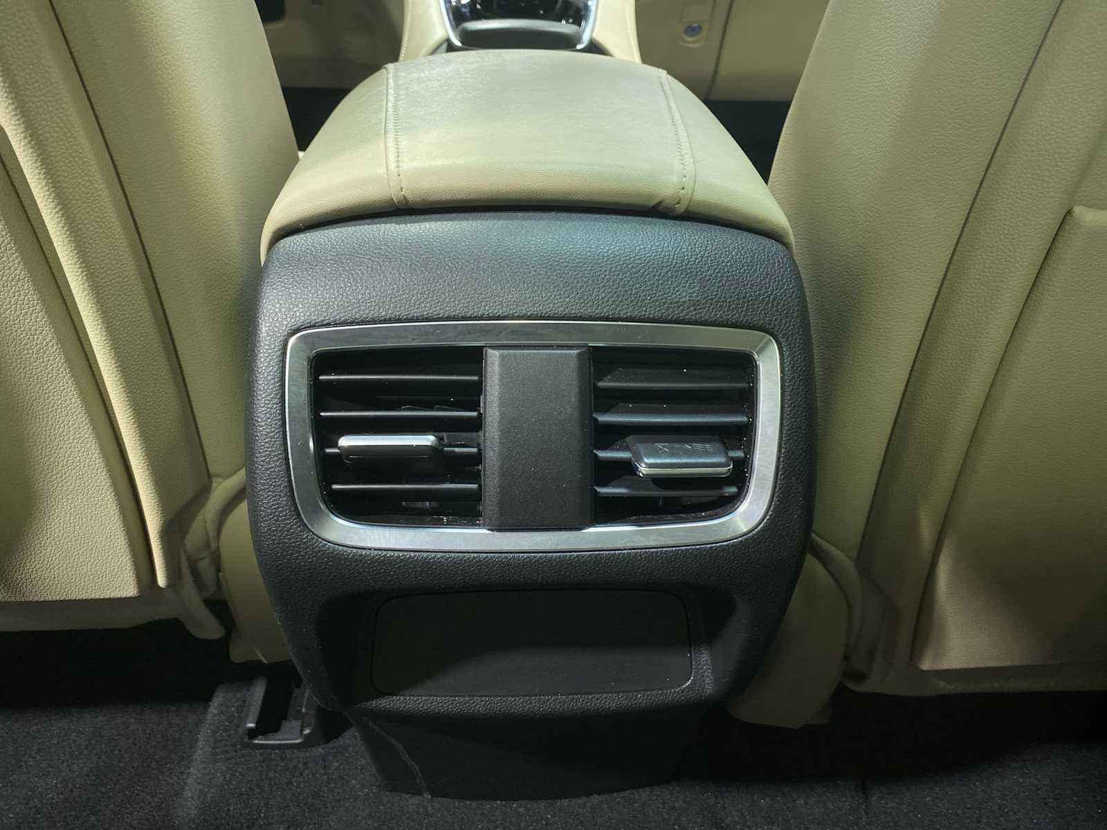 Used 2024 Acura RDX SH-AWD image 25