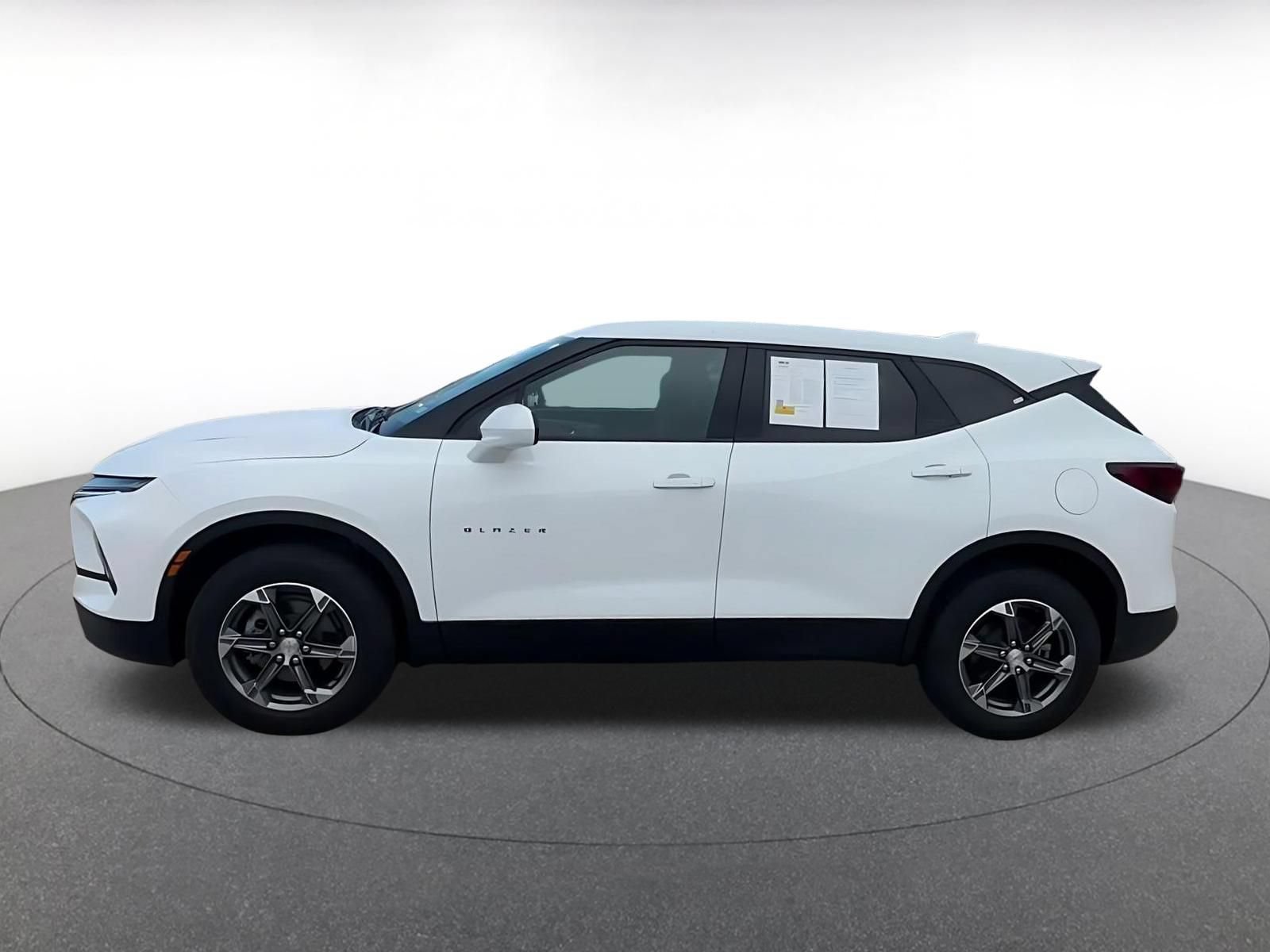 Used 2026 Chevrolet Blazer LT FWD image 9