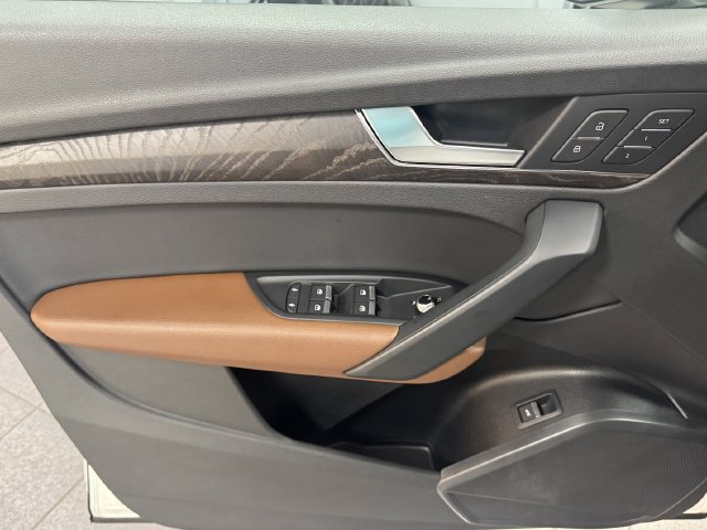 Used 2019 Audi Q5 Premium Plus w/ Convenience Package AWD/4WD image 28