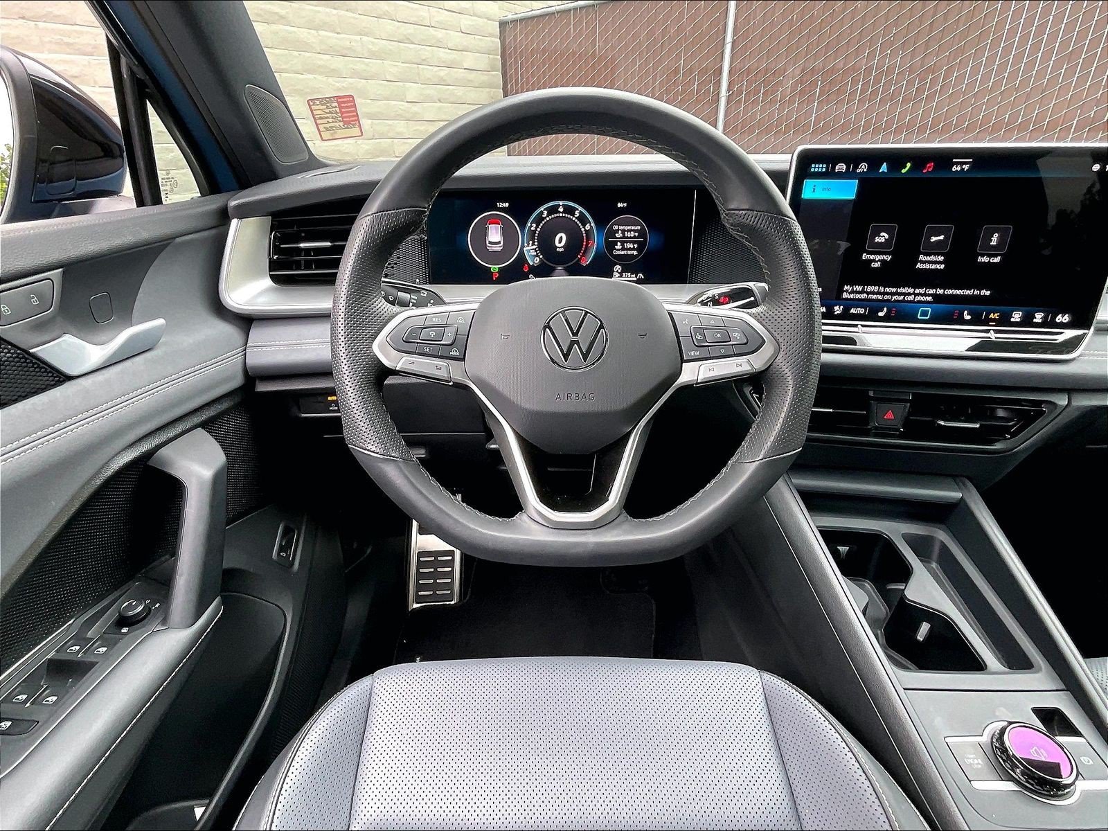 Certified 2025 Volkswagen Tiguan SE R-Line AWD/4WD image 4