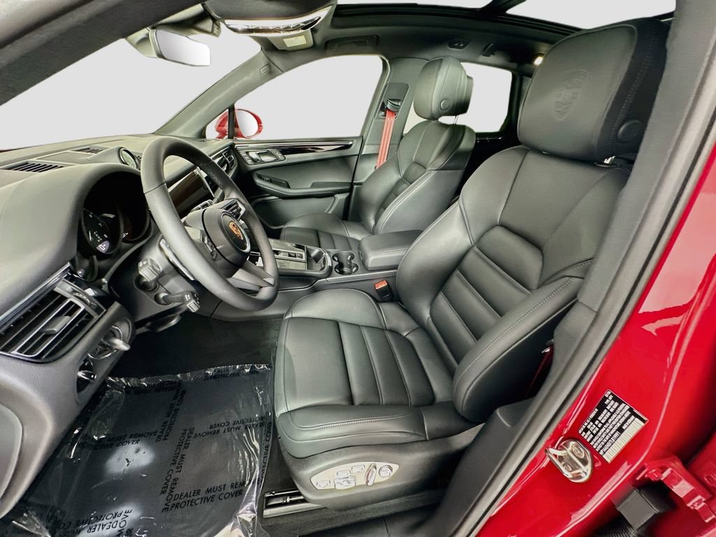 New 2026 Porsche Macan AWD/4WD image 5
