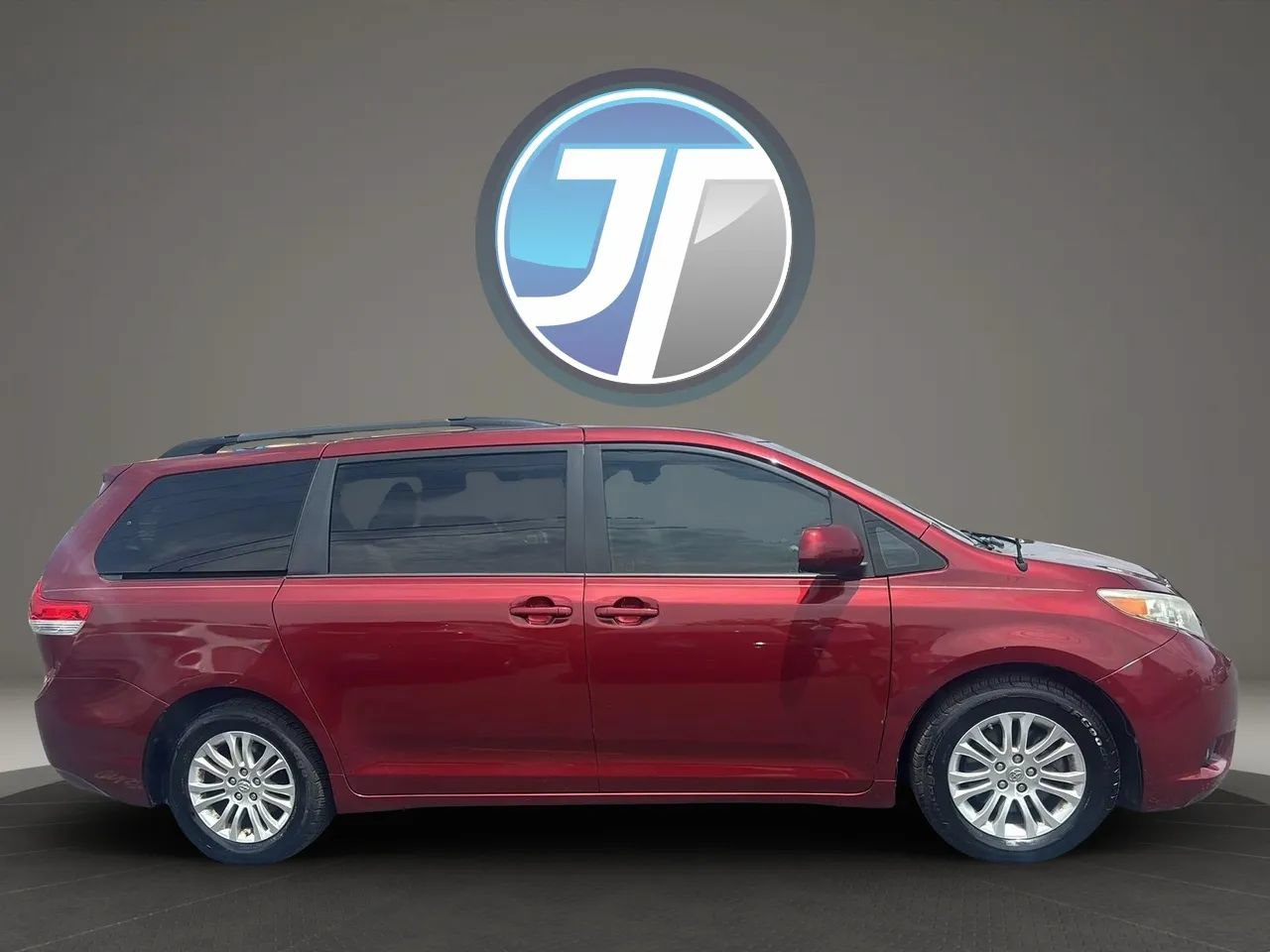 Used 2011 Toyota Sienna XLE FWD image 19