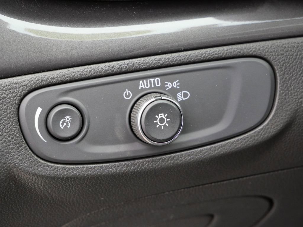 Used 2020 Buick Encore Preferred w/ Safety Package image 35