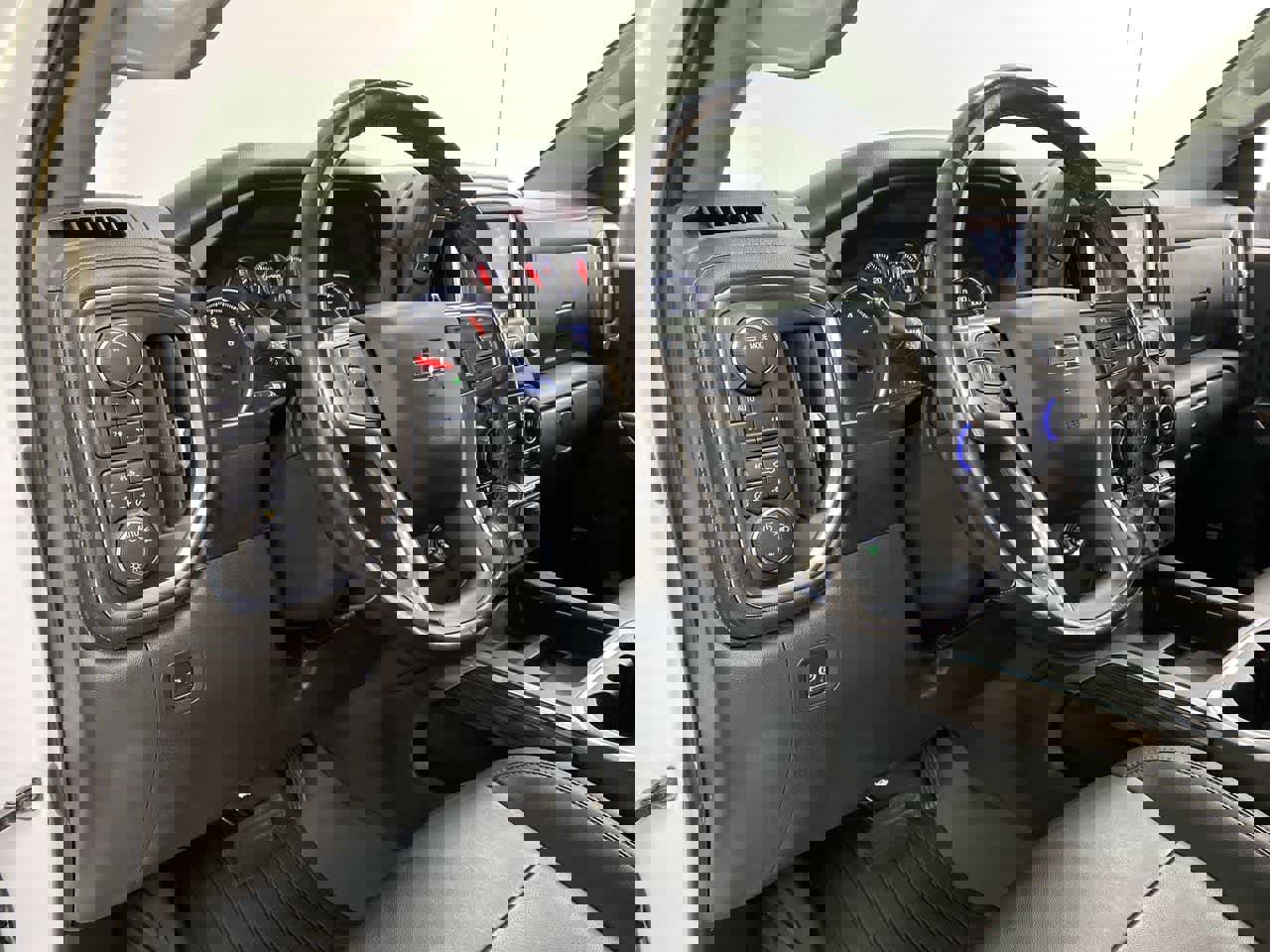 Used 2021 Chevrolet Silverado 1500 LT Trail Boss w/ Convenience Package II image 2