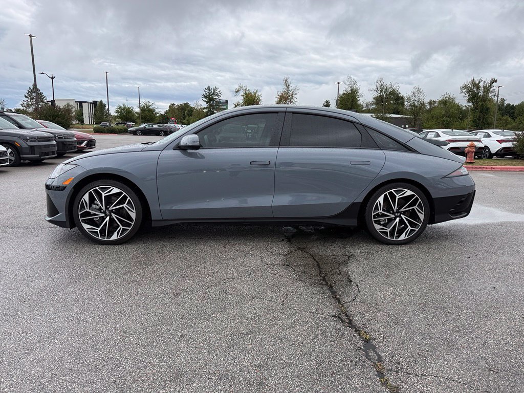 Used 2023 Hyundai Ioniq 6 Limited RWD image 4
