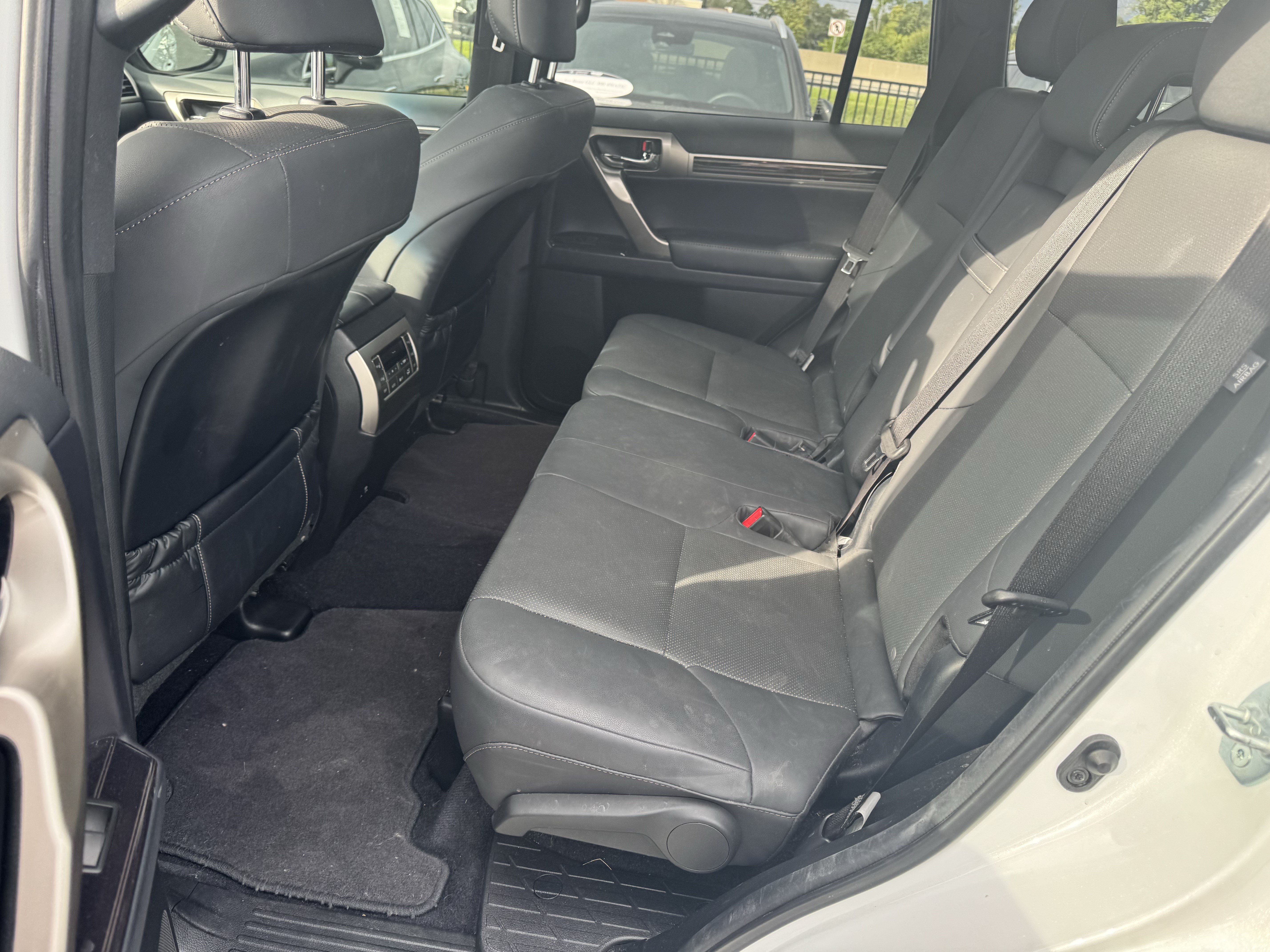 Used 2020 Lexus GX 460 Premium w/ Premium Package AWD/4WD image 32