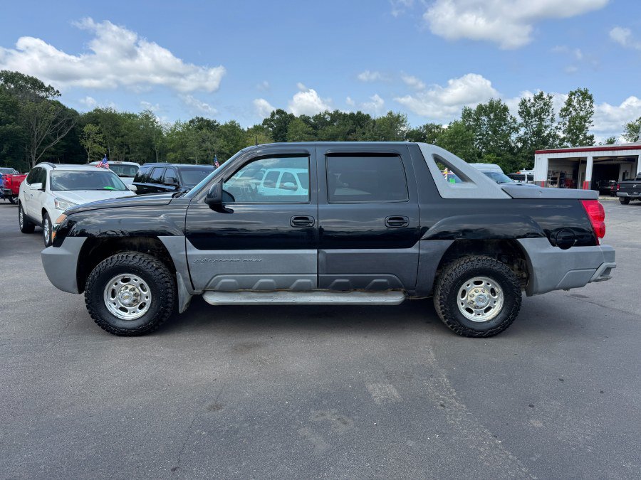 Used 2002 Chevrolet Avalanche 2500 w/ Convenience Pkg AWD/4WD image 2