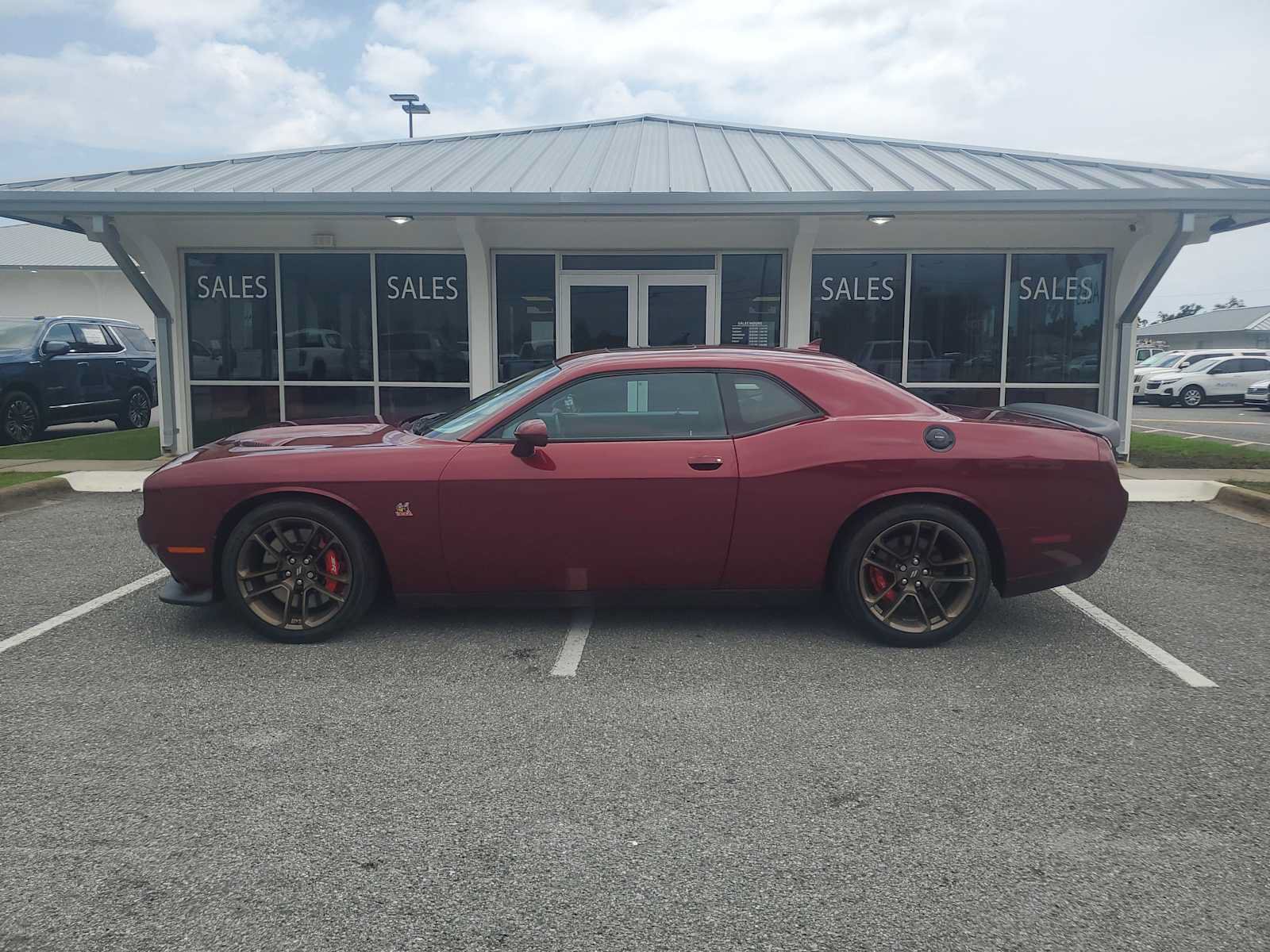 Used 2023 Dodge Challenger R/T Scat Pack w/ Plus Package RWD image 2