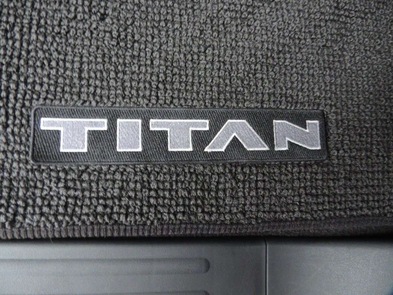 Certified 2024 Nissan Titan SV w/ SV Convenience Package image 22