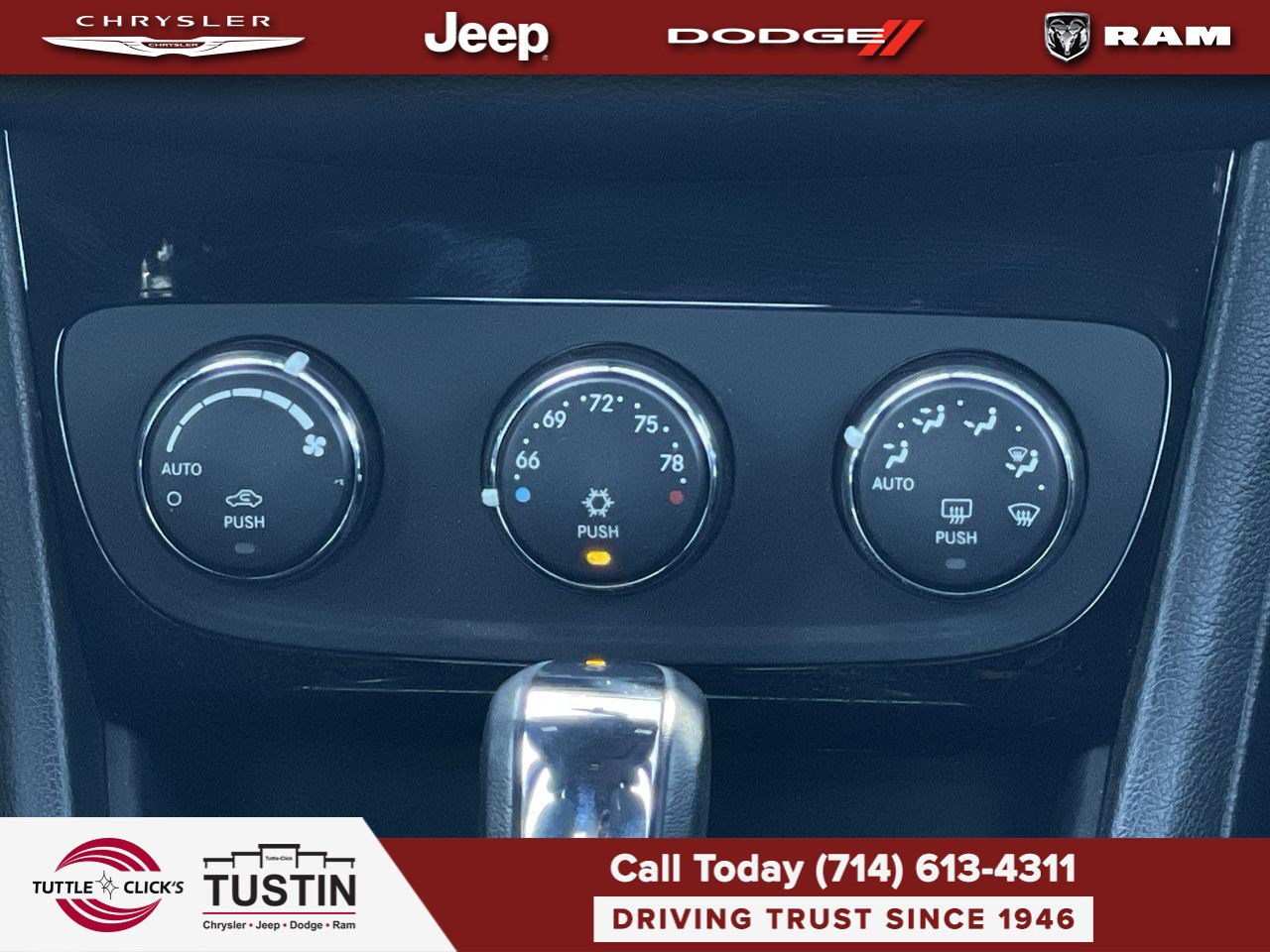 Used 2012 Chrysler 200 Touring w/ Sun/Sound Group FWD image 19