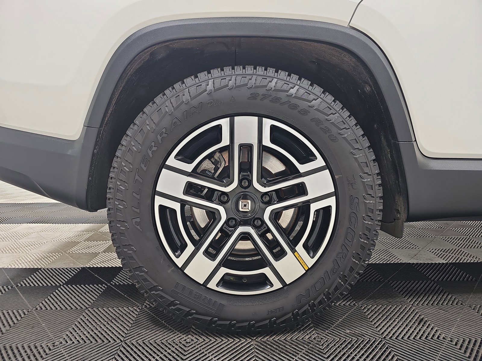 Used 2023 Rivian R1T Adventure image 12