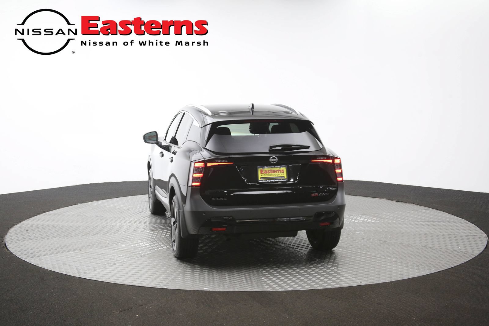 Used 2026 Nissan Kicks SR w/ SR Premium Package AWD/4WD image 39