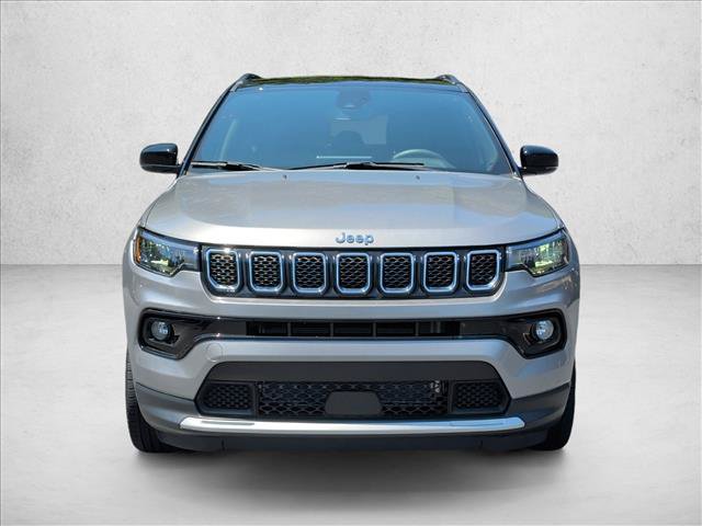 Used 2023 Jeep Compass Limited AWD/4WD image 2