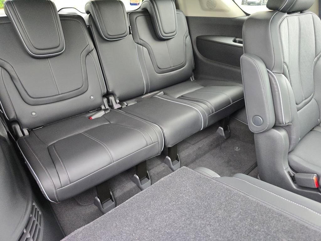 New 2025 INFINITI QX80 Sensory image 26