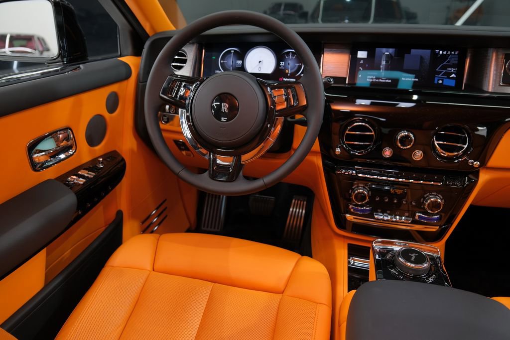 Used 2025 Rolls-Royce Phantom Sedan image 73