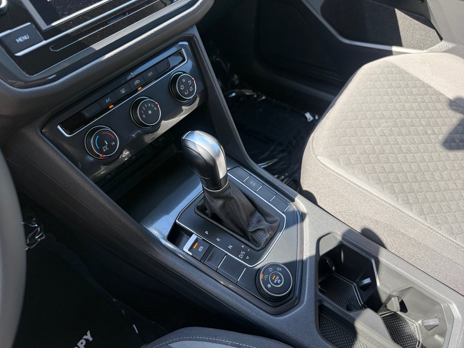 Used 2020 Volkswagen Tiguan S AWD/4WD image 13