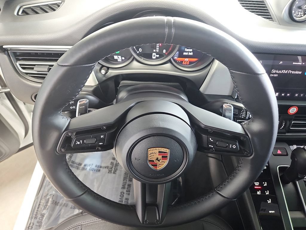 Certified 2026 Porsche Macan AWD/4WD image 19