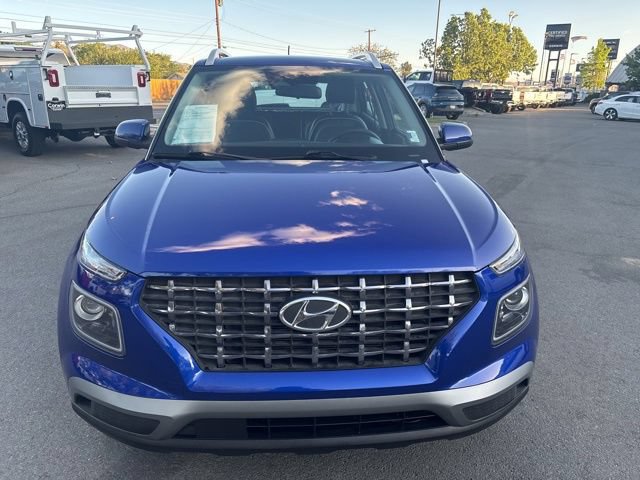 Used 2023 Hyundai Venue Limited w/ Cargo Package FWD video 2