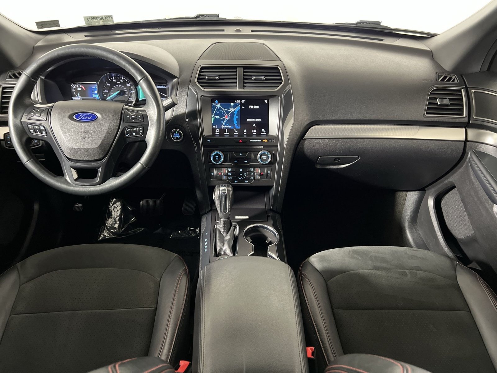 Used 2018 Ford Explorer XLT w/ Equipment Group 202A AWD/4WD image 23