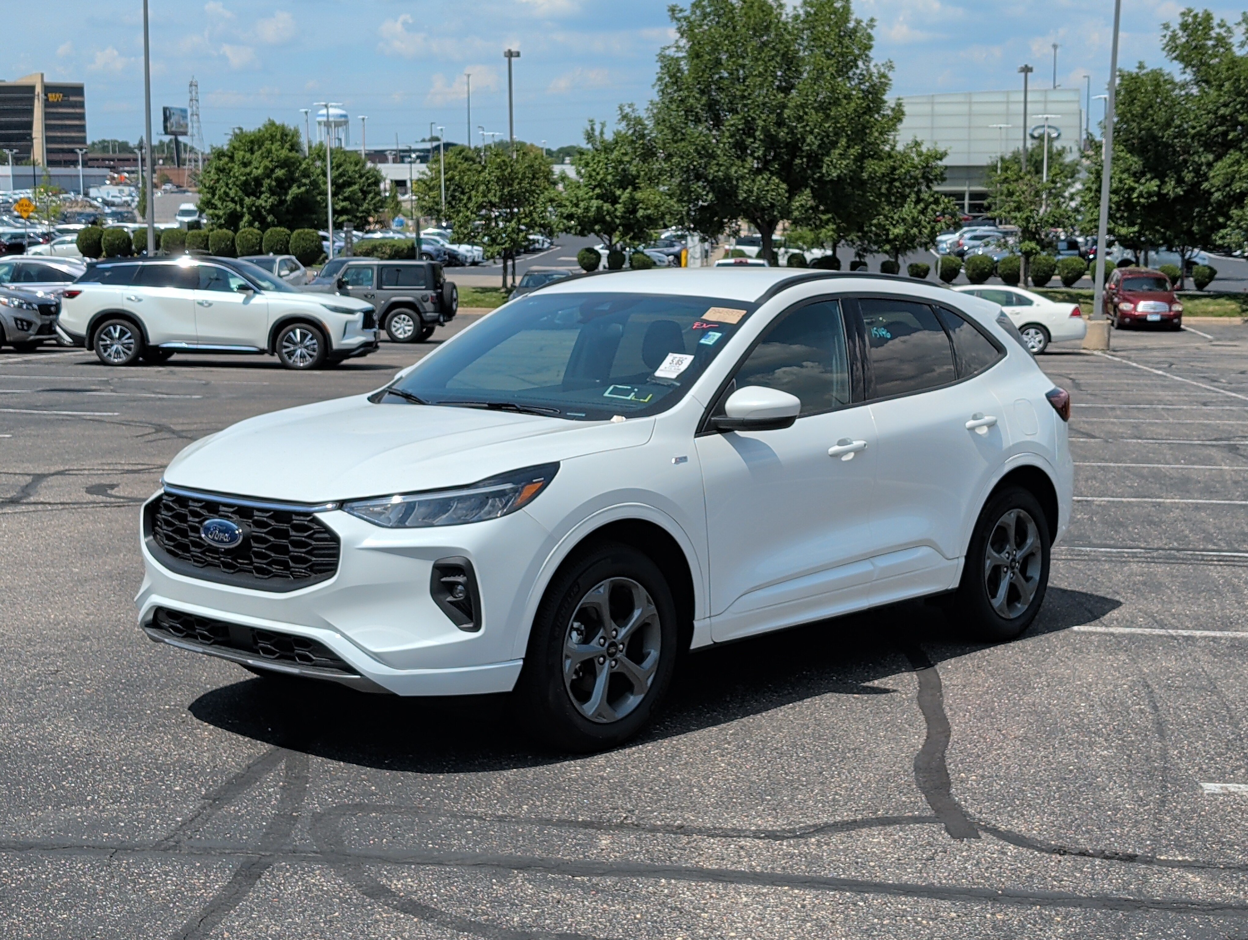 Used 2024 Ford Escape ST-Line Select AWD/4WD image 2