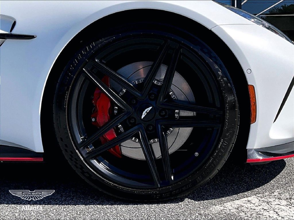 Used 2026 Aston Martin V8 Vantage S RWD image 27