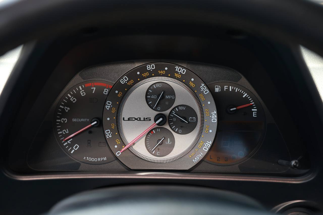Used 2003 Lexus IS 300 w/ Power & Leather Pkg RWD image 30