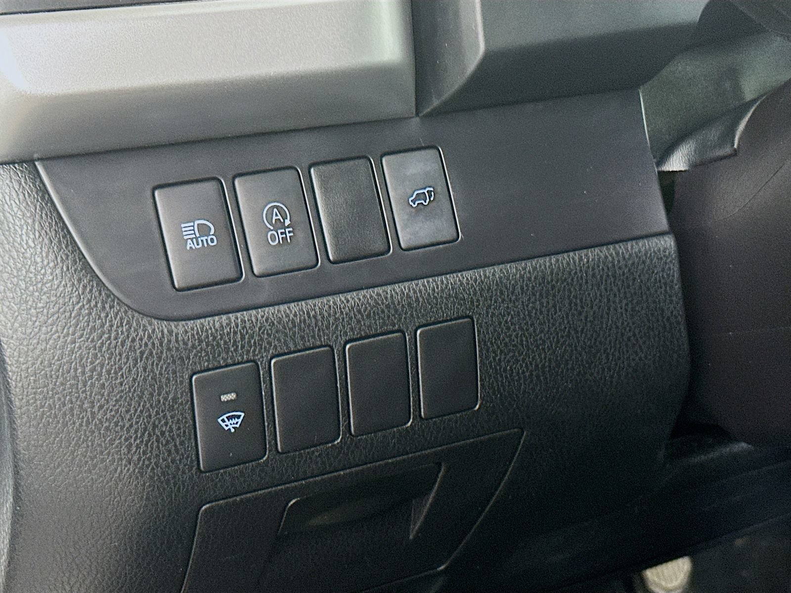 Used 2018 Toyota Highlander SE AWD/4WD image 10