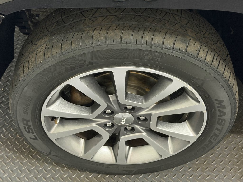 Used 2015 Jeep Compass Limited FWD image 21