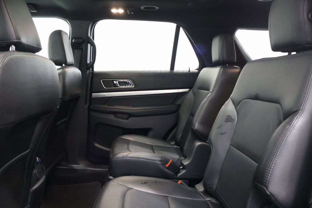 Used 2018 Ford Explorer XLT w/ Equipment Group 202A image 27