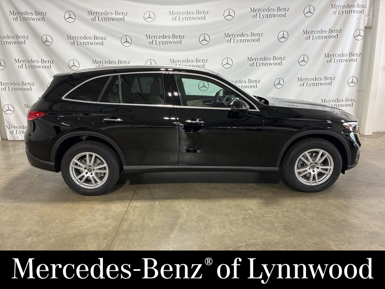 Used 2026 Mercedes-Benz GLC 300 4MATIC image 3