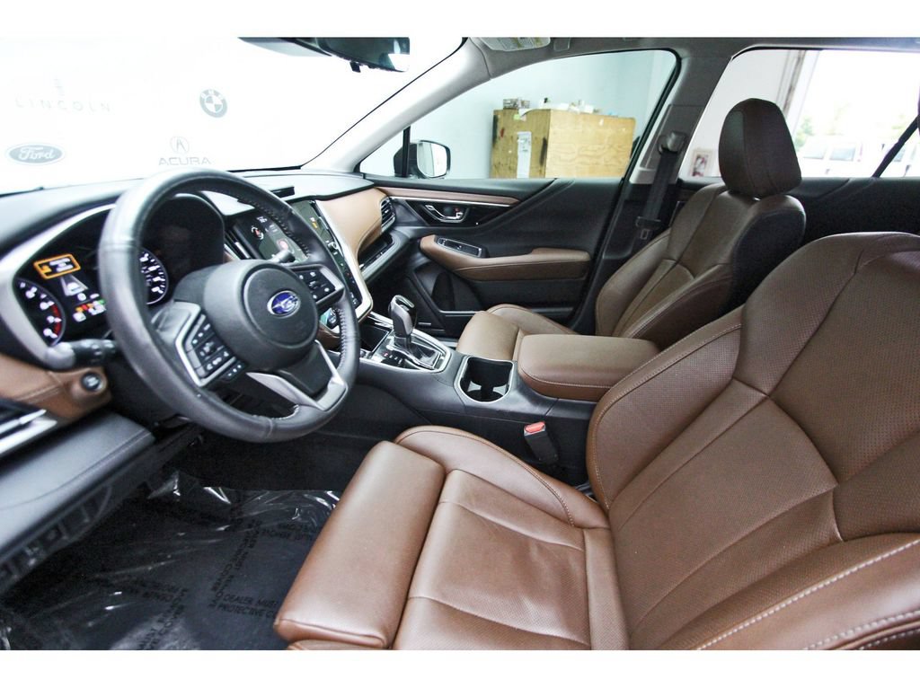 Used 2025 Subaru Outback Touring AWD/4WD image 12