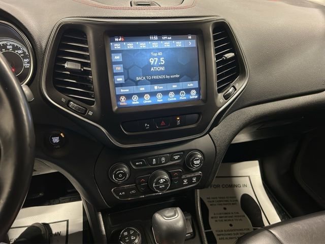 Used 2021 Jeep Cherokee Trailhawk image 15