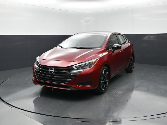 Certified 2025 Nissan Versa SR w/ Trunk Package FWD image 4