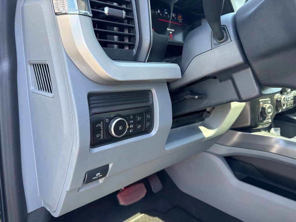 Used 2025 Ford F250 XLT w/ Black Appearance Package image 32