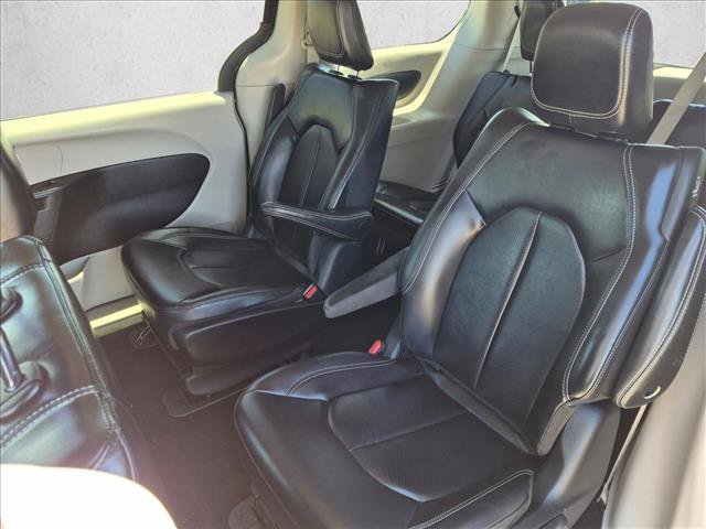 Used 2024 Chrysler Pacifica Limited FWD image 24