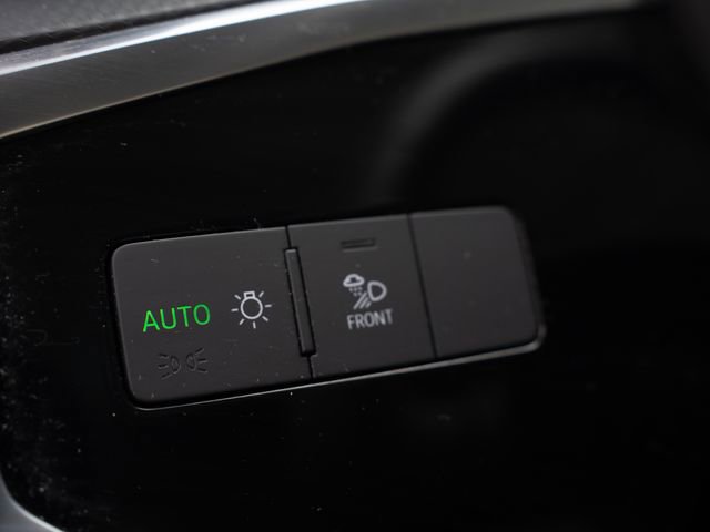 Used 2025 Audi Q3 2.0T Premium w/ Convenience Package image 29