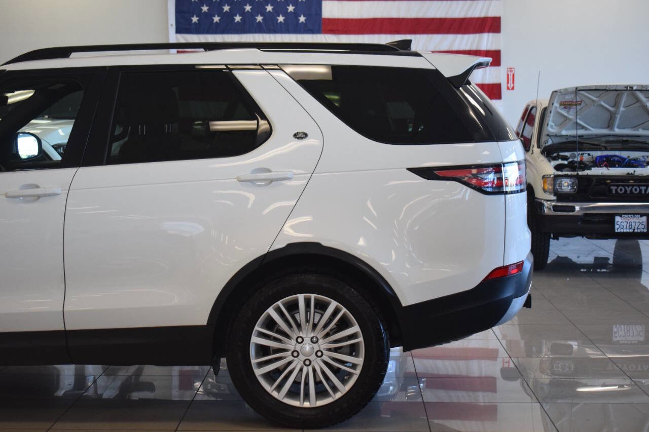 Used 2017 Land Rover Discovery HSE AWD/4WD image 16