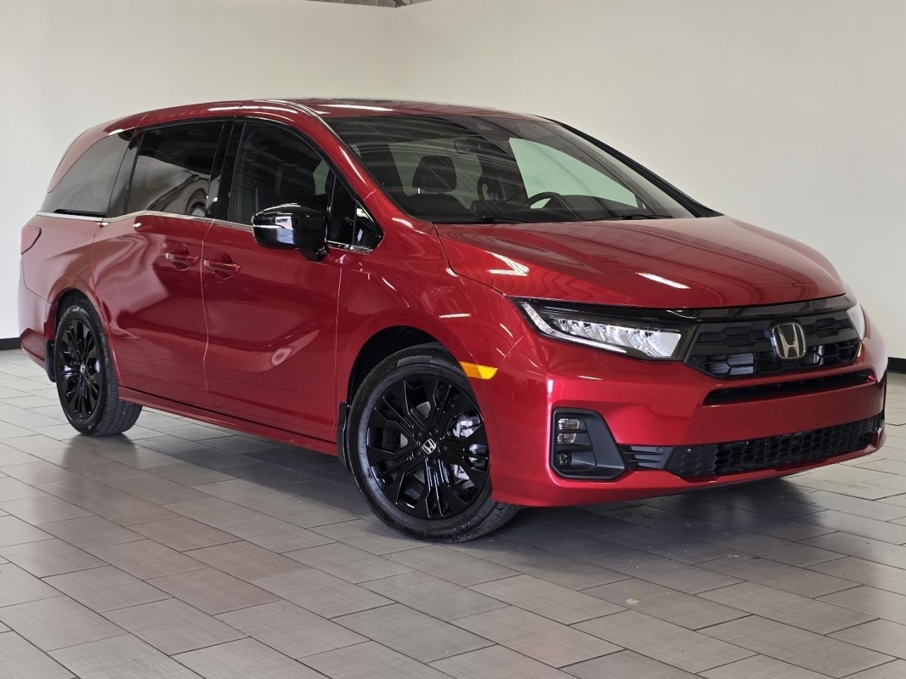 Used 2026 Honda Odyssey Sport-L image 2