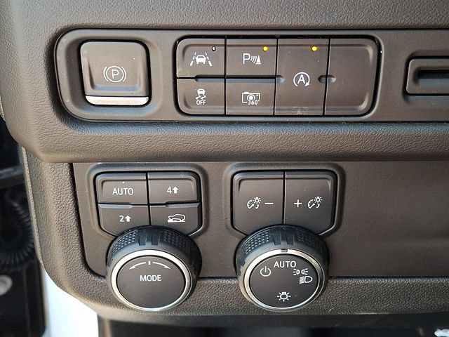 Used 2023 Chevrolet Tahoe LT w/ Luxury Package AWD/4WD image 23