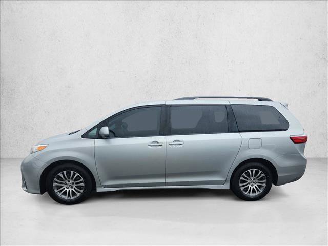 Used 2020 Toyota Sienna XLE w/ XLE Navigation Package FWD video 2